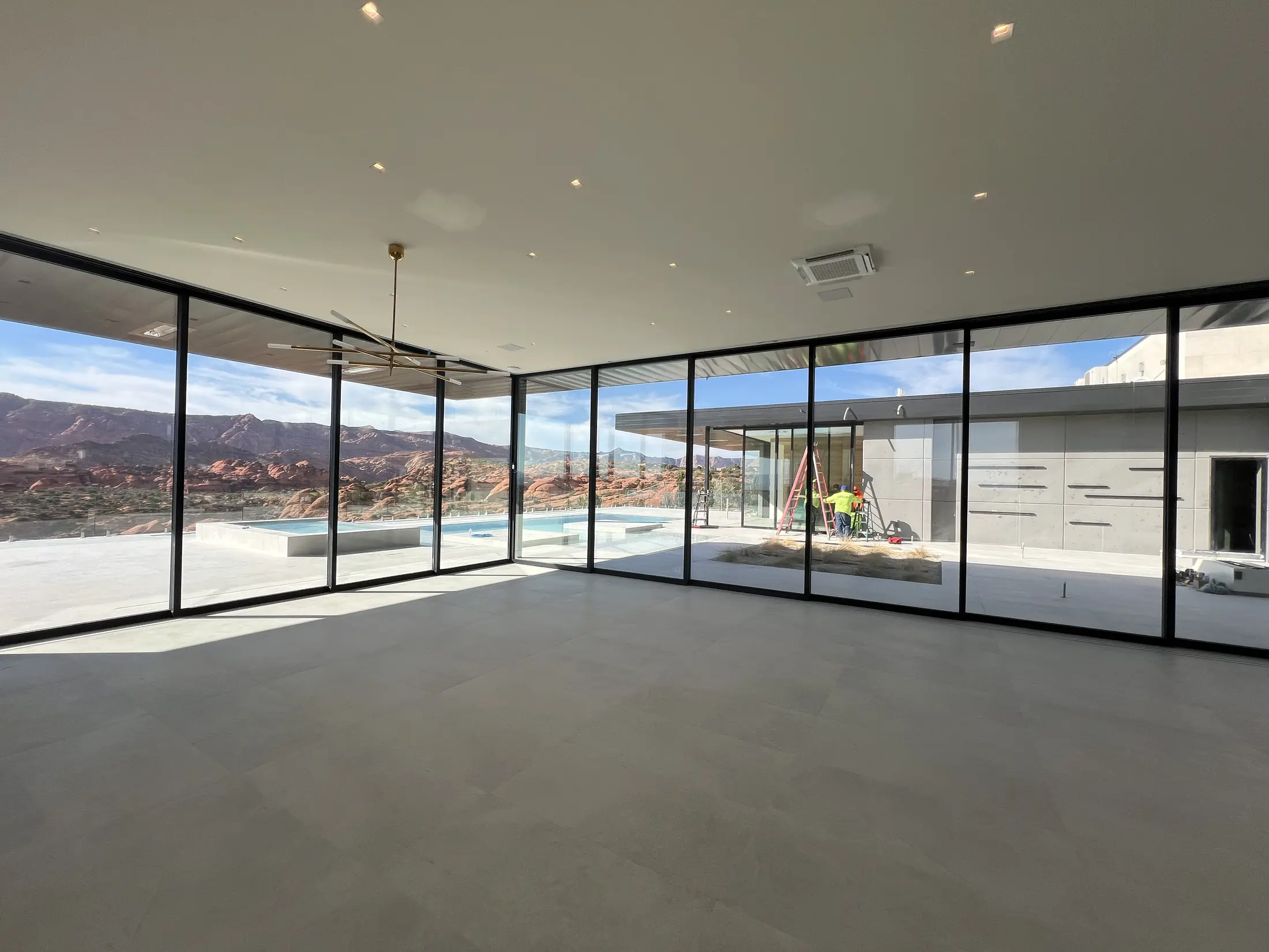 Snow Canyon residence, floor-to-ceiling glass over the pool and fairway